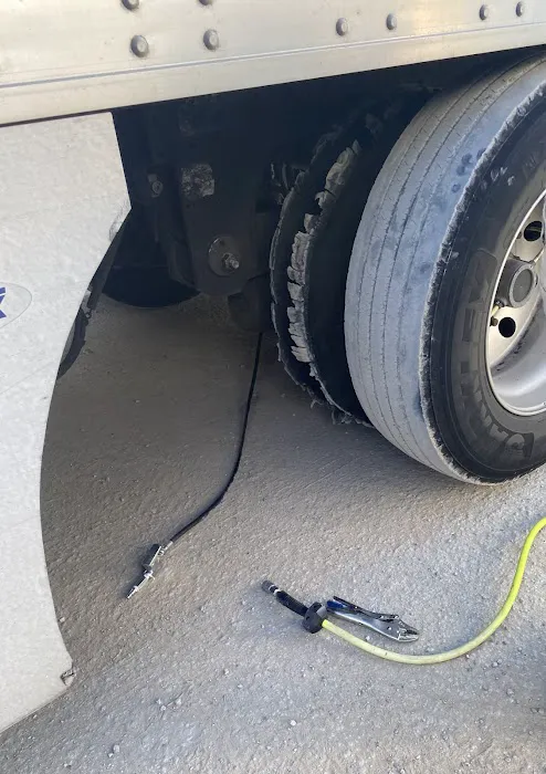 Truck & tire MANZ REPAIR 0