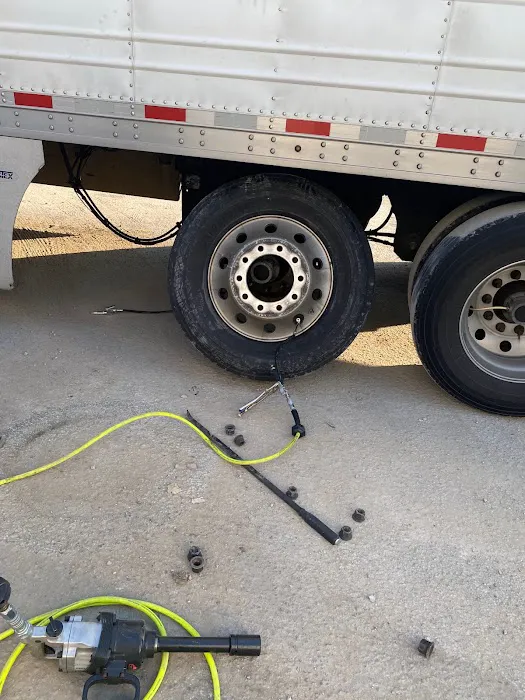 Truck & tire MANZ REPAIR 7