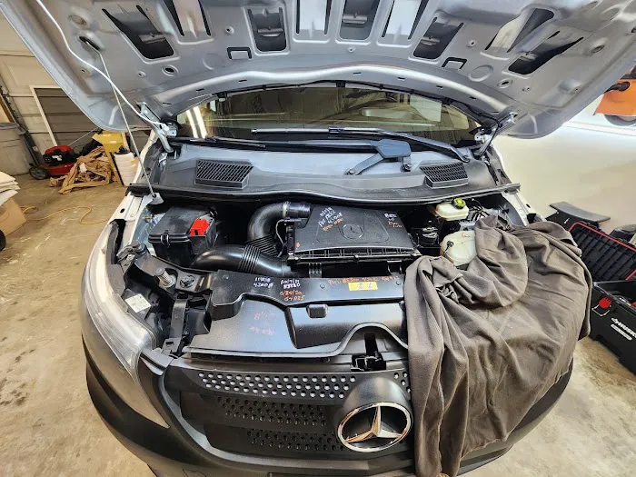 Moore's Auto Repair Specialists 6