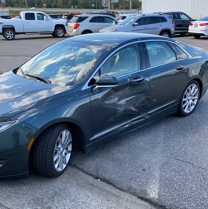 Paducah Ford Collision Center 3