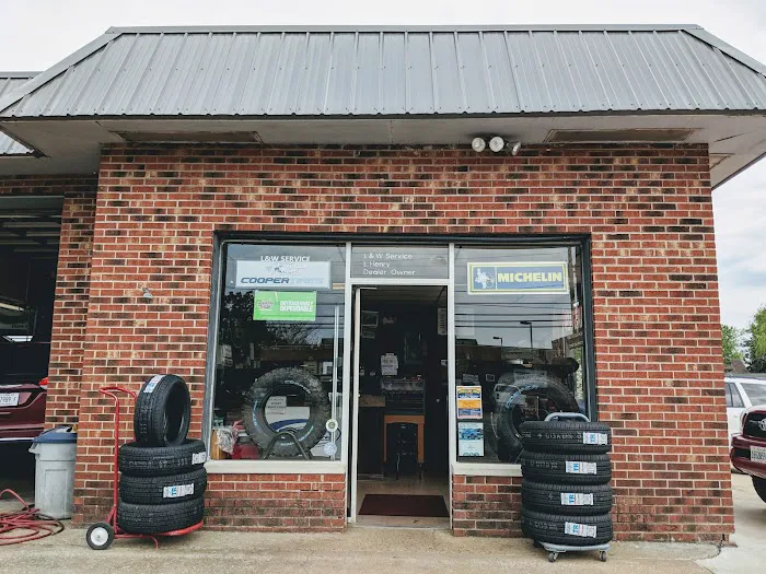 L & W Tire Service 0