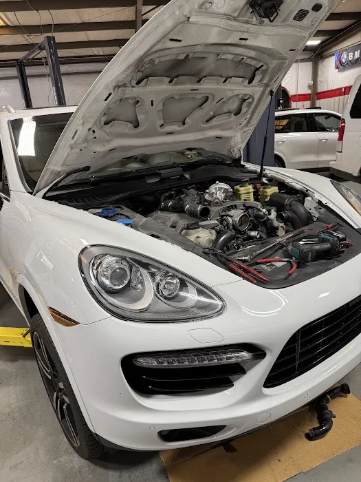 S&T Motorsports 7