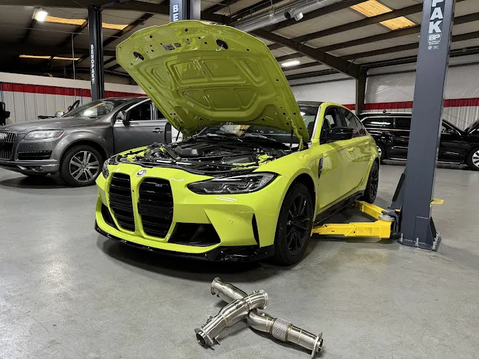 S&T Motorsports 9