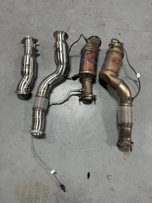 S&T Motorsports 5