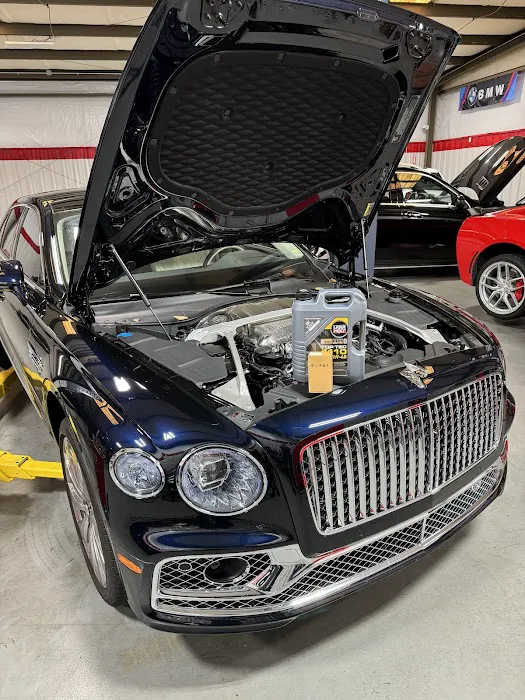 S&T Motorsports 8