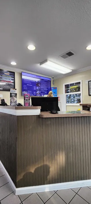 SpeeDee Oil Change & Auto Service 3
