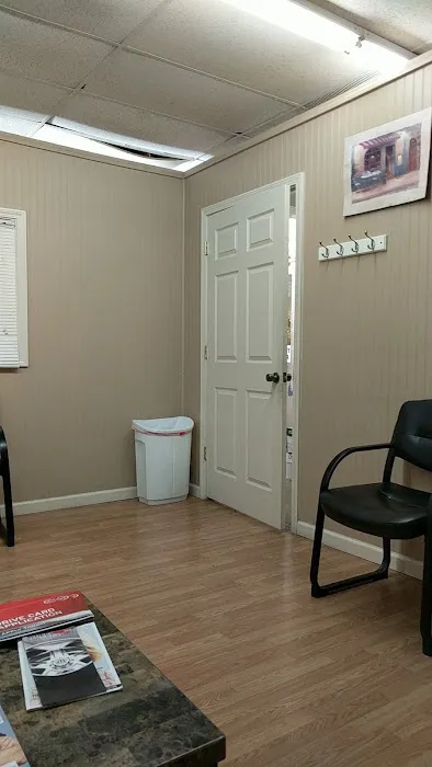 Mr. Tire Auto Service Centers 6