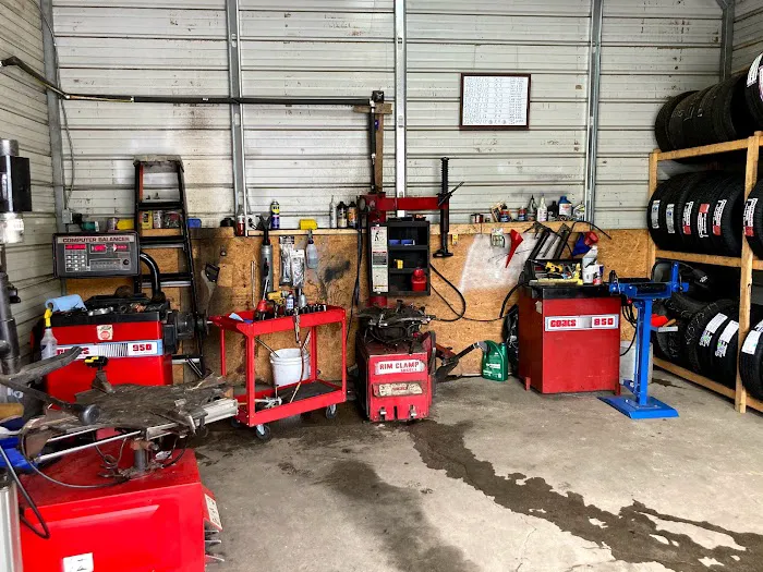 Maxi's Tireshop World 4