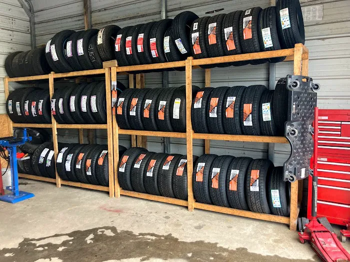 Maxi's Tireshop World 8