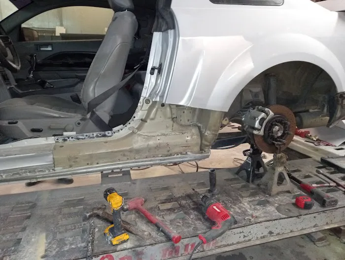Hendersonville BODY SHOP LLC 0