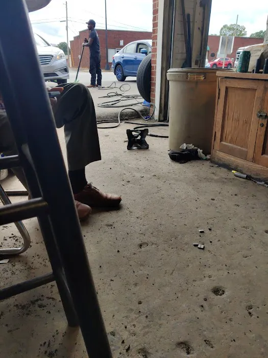 Paul's Discount Tires 0