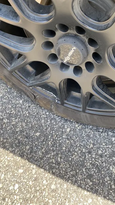 B & D Auto Parts 0