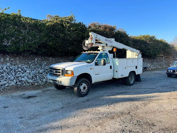 Certified Truck and Trailer Repair 24/7 roadside 5
