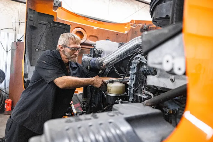 Gregory’s Trailer and Truck Service 5