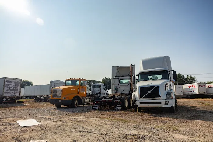 Gregory’s Trailer and Truck Service 6