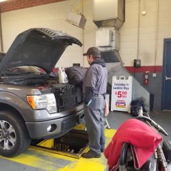 Express Oil Change & Tire Engineers ico