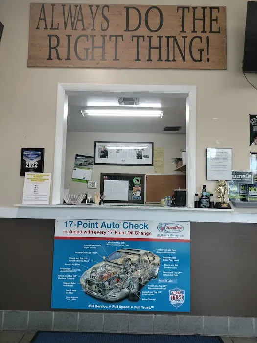 SpeeDee Oil Change & Auto Service 5