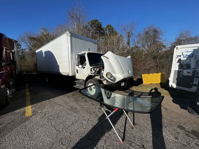 A Plus auto glass repair LLC 3