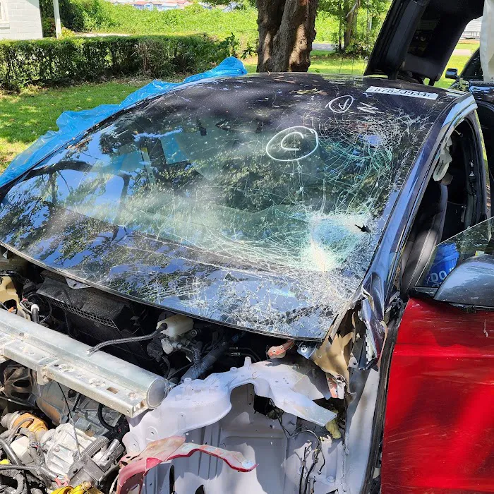 Ed's Auto Glass Repair 3