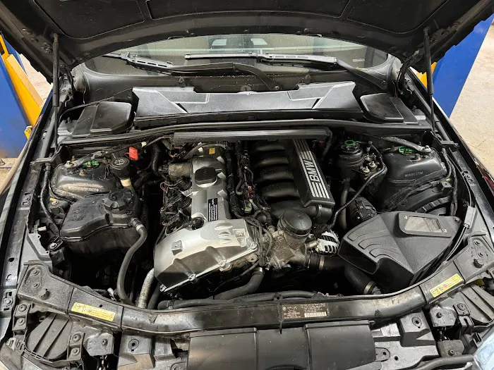 Kendall Performance BMW/Mercedes Auto Repair And Maintenance 9