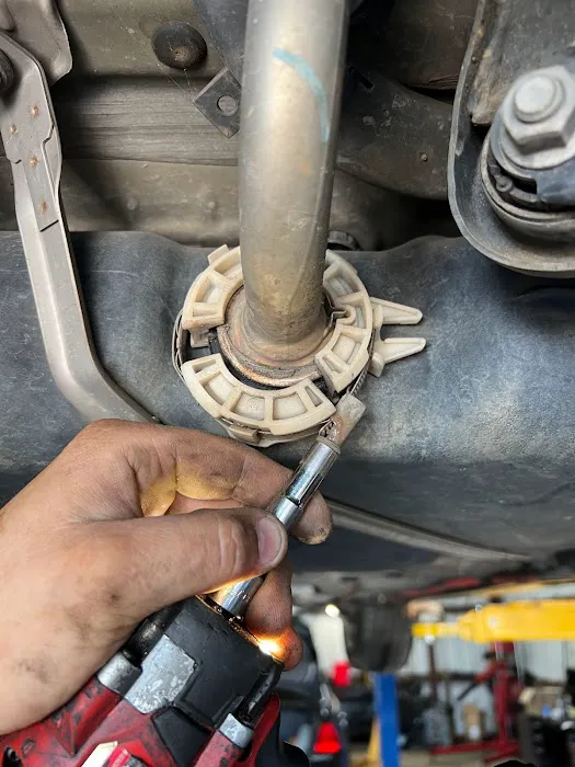 Kendall Performance BMW/Mercedes Auto Repair And Maintenance 3