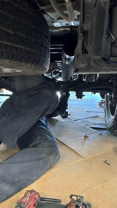 Fuggin's Garage 0