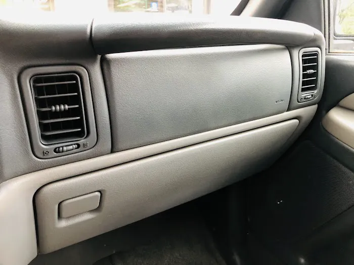 Interior Motives 0