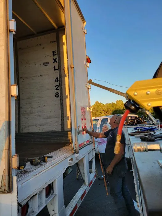 D&A Mobile Truck And Equipment repair LLC. 40 years experience 3