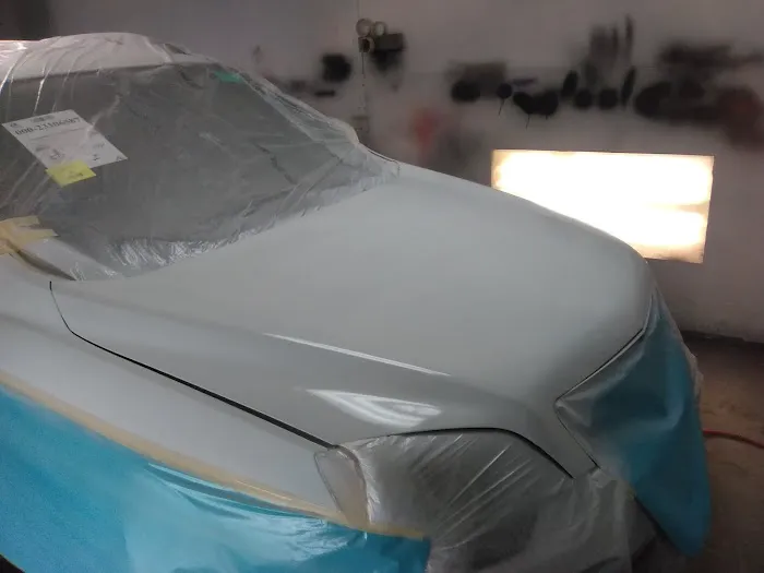 Lizzard Paint & Bodyshop 3