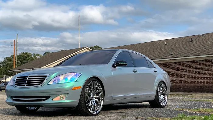 J&S AutoWorld 4