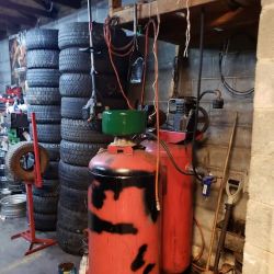 Tola's Tire Shop ico