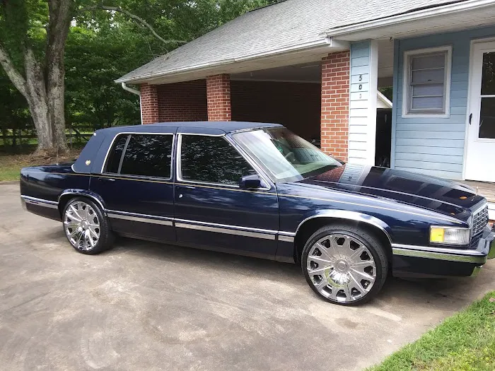 Tiger Auto Paint & Body LLC 0