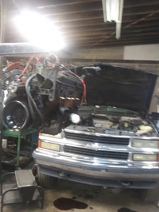 Wink's Auto Engines & Garage 5