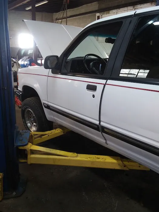 Wink's Auto Engines & Garage 4