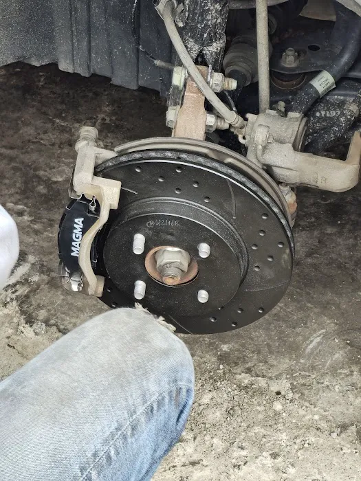 Los Compadres Auto Repair 2