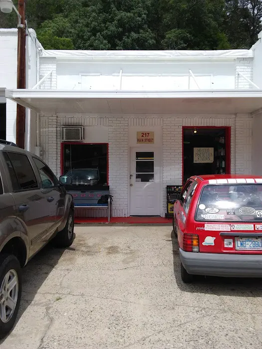 Ponder Auto Supply and Old Iron Garage 8