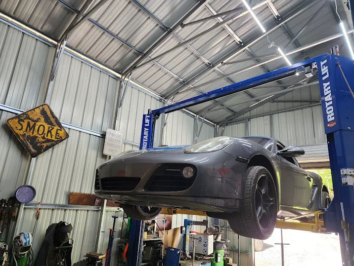 Wade's Automotive And Performance 9