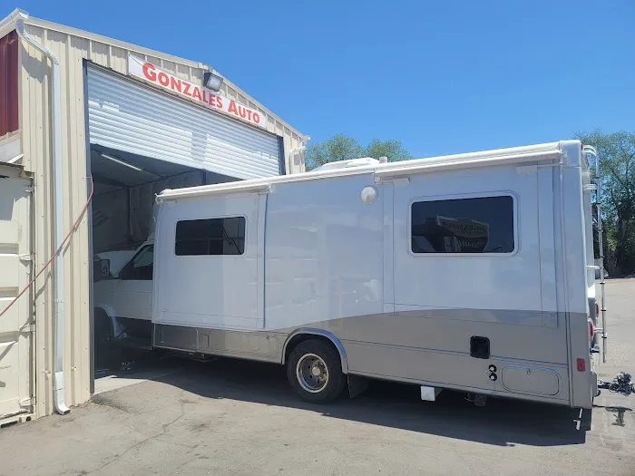 Gonzales Auto 8