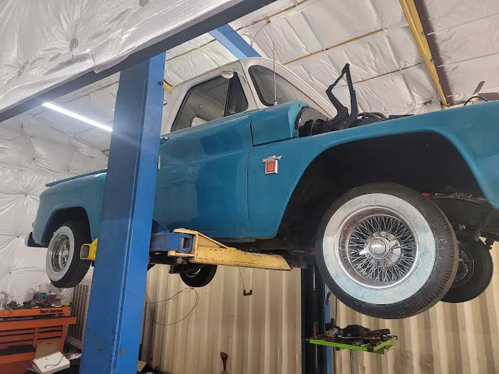 Gonzales Auto 6