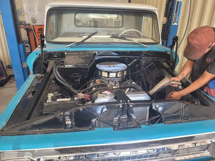 Gonzales Auto 3
