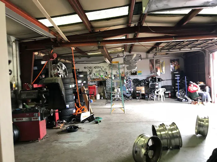 Carretas Tire Shop 1