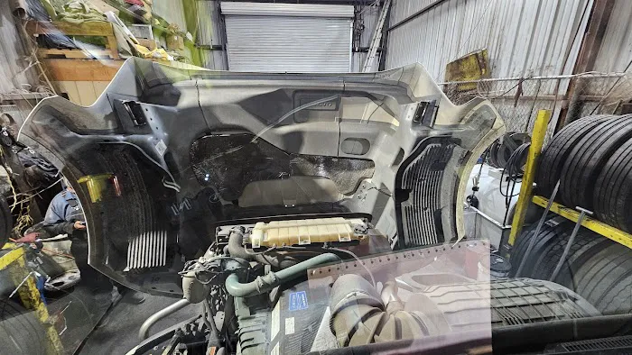 Truck & Trailer Repair & Lube Service 8