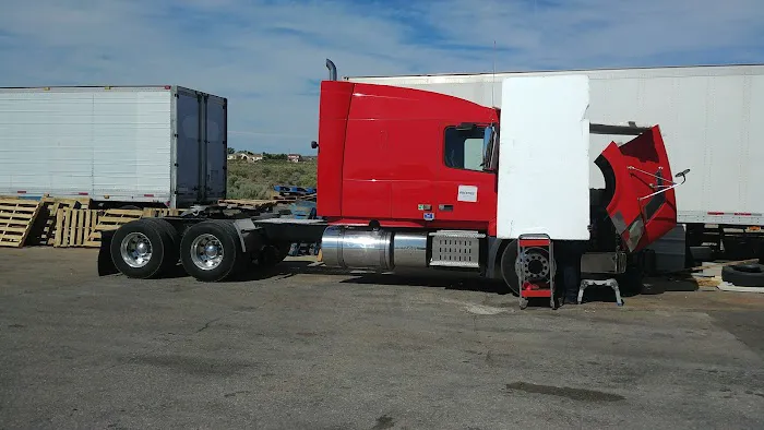 Truck & Trailer Repair & Lube Service 6