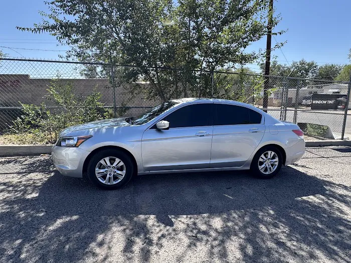 Tint Palace & Auto Glass Llc 5