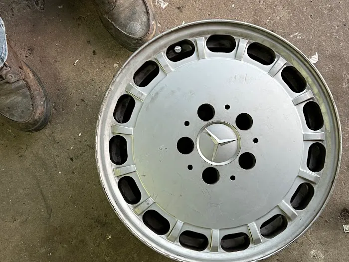 Slater's automotive paint and body collision and restoration 4