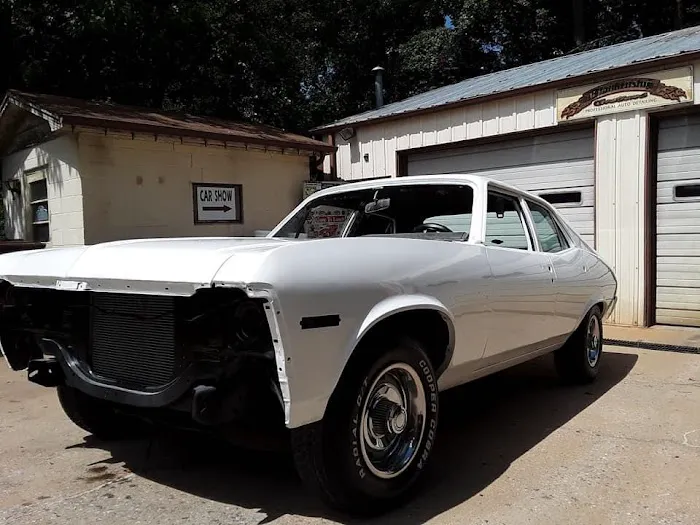 Johnny's Body Shop 0