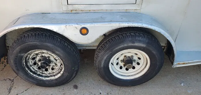 Benton's Tire Service 1