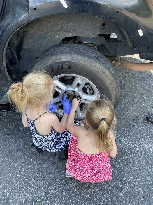 Diaz tire shop 2
