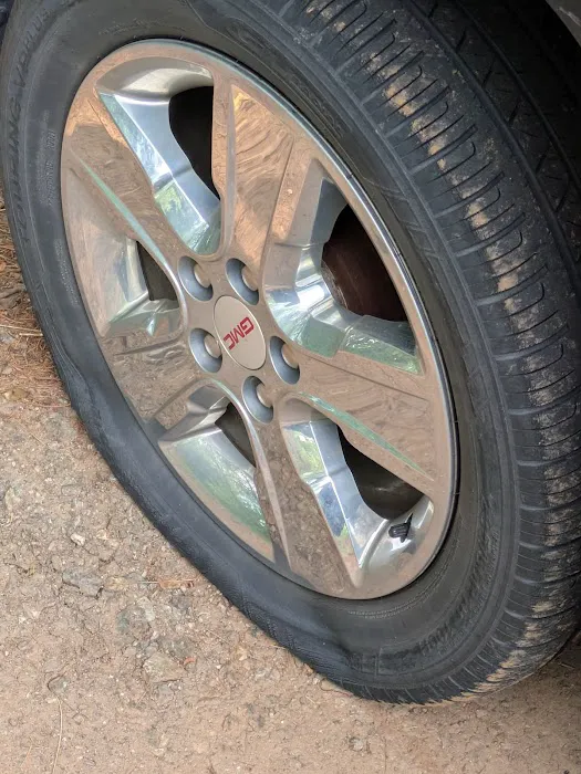 Diaz tire shop 3