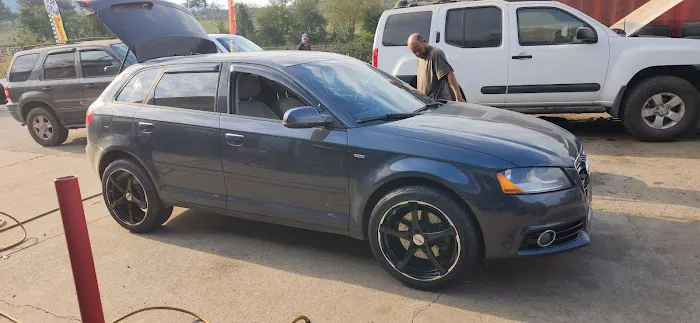 Daniel's Tire 0